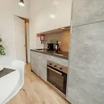 Downtown Elegant By Hosty Apartament *