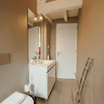 Downtown Elegant By Hosty Apartament