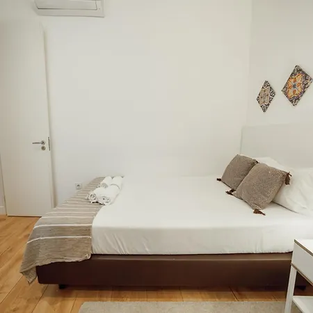 Downtown Elegant By Hosty Apartment *