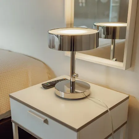 Apartment Downtown Elegant By Hosty *