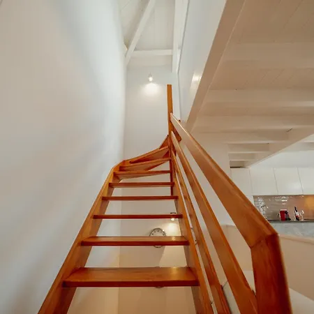 Apartment Downtown Elegant By Hosty