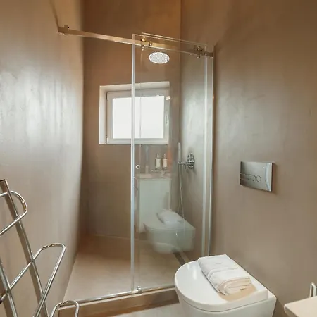 Downtown Elegant By Hosty