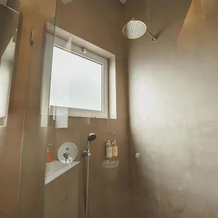 Downtown Elegant By Hosty Appartement *