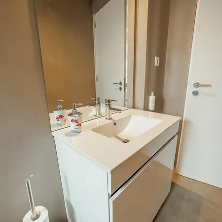 Downtown Elegant By Hosty Oporto