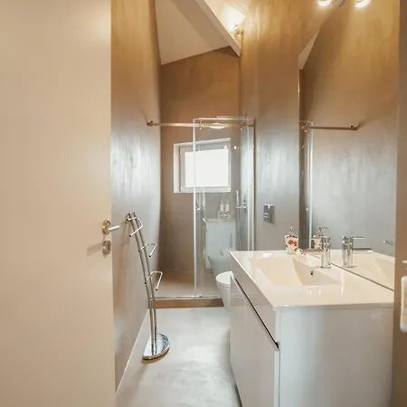 Downtown Elegant By Hosty Apartment *