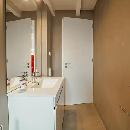 Downtown Elegant By Hosty Appartement