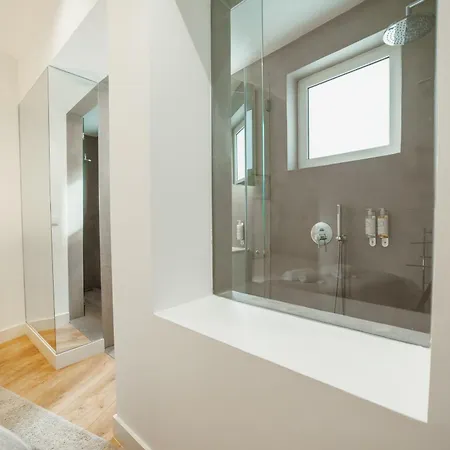 Downtown Elegant By Hosty