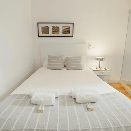 Apartment Downtown Elegant By Hosty