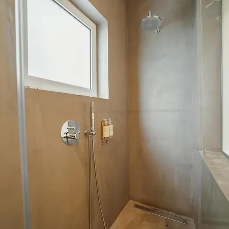 Apartment Downtown Elegant By Hosty