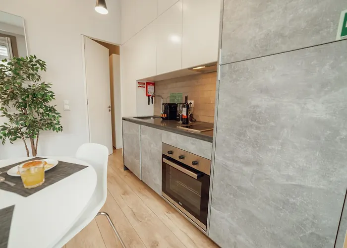 Downtown Elegant By Hosty Apartament *