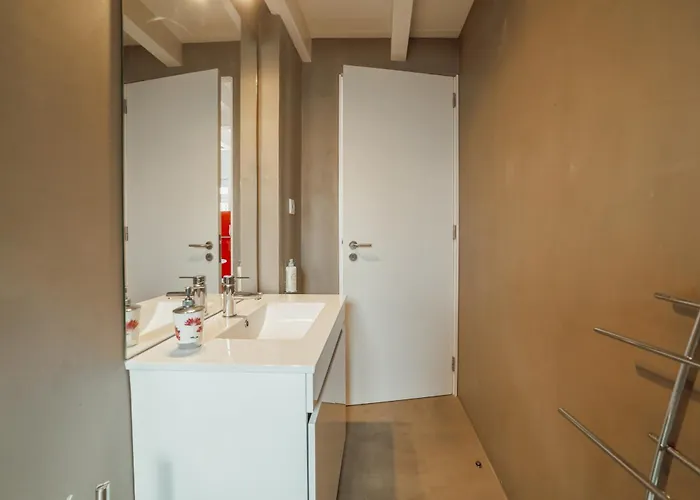 Downtown Elegant By Hosty Apartament