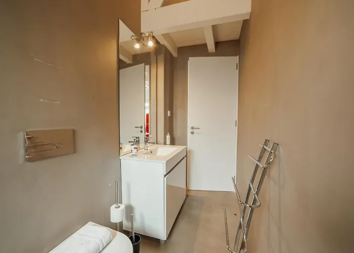 Downtown Elegant By Hosty Apartament