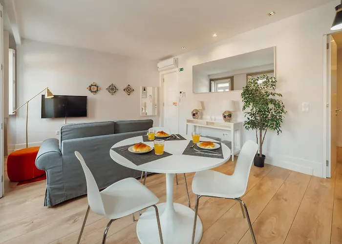 Downtown Elegant By Hosty Apartament