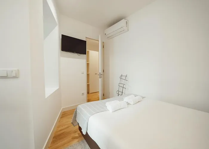 Downtown Elegant By Hosty *