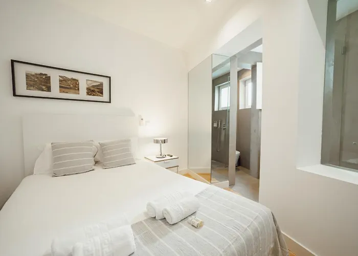 Downtown Elegant By Hosty Apartament *