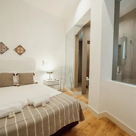 Downtown Elegant By Hosty Apartment