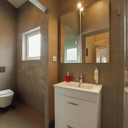 Downtown Elegant By Hosty *