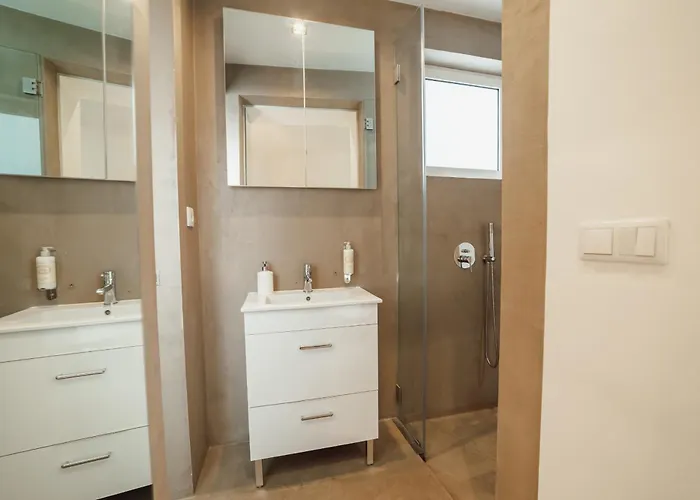 Apartman Downtown Elegant By Hosty Porto