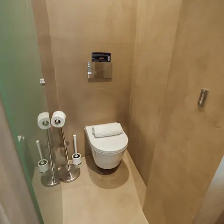 Downtown Elegant By Hosty