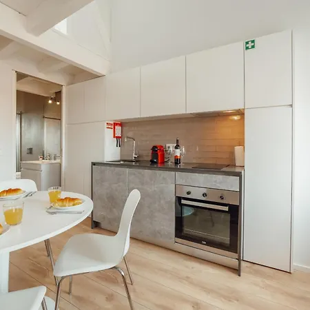 Downtown Elegant By Hosty