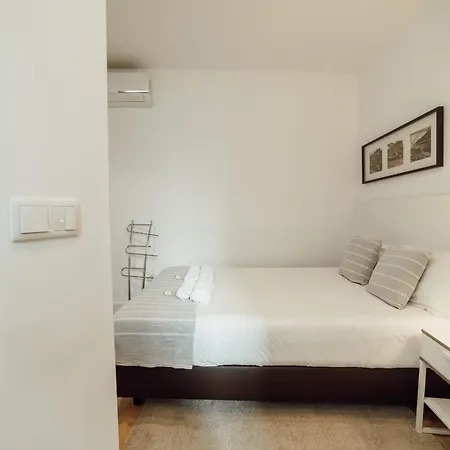 Downtown Elegant By Hosty Appartamento Oporto