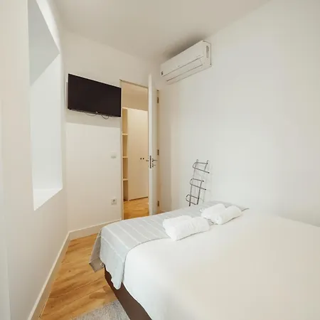 Downtown Elegant By Hosty *