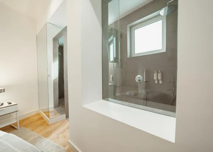 Downtown Elegant By Hosty